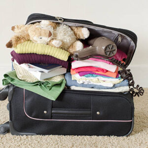 AJUDA COM O EXCESSO DE BAGAGEM: É mala que não acaba mais. Entre casacos, lembrancinhas e sapatos que “talvez use”, este presente garante que tudo vá