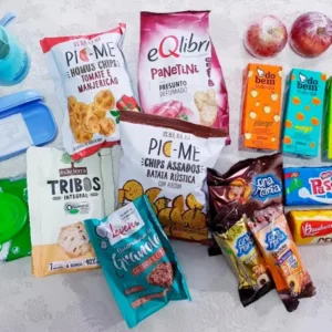 KIT SOBREVIVÊNCIA DO AMOR: Inclui snacks, gargalhadas, um mapa amassado e muito bom humor pra lidar com o cansaço