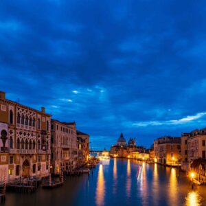 NOITE EM VENEZA: Inclui vista para o canal e zero preocupações
